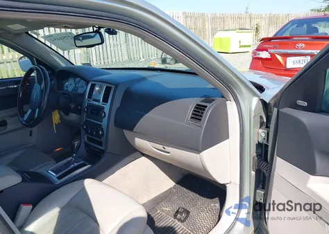 2006 Chrysler 300C z USA, uszkodzony, nr VIN 2C3KA63H96H274137